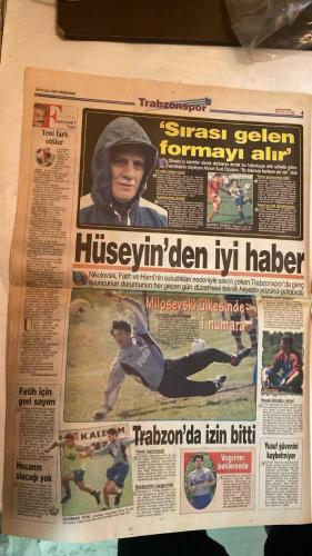 FANATİK SPOR GAZETESİ - TURKISH NEWSPAPER - DOĞUM GÜNÜ HEDİYESİ  - EKSİKSİZ TAM TAKIM GAZETE - 30 EYLÜL 1999 - SAYI:1411 - FENERBAHÇE - MTK BUDAPEŞTE - OGÜN - PREKO - SAFFET - OULARE - MOLDOVAN - BOLİÇ - MURAT YAKIN - RIDVAN DİLMEN - RÜŞTÜ - CEMİL TURAN - ALİ YILDIRIM - GALATASARAY - CHELSEA - HAGİ - HAKAN ŞÜKÜR - HAKAN ÜNSAL - ARİF - TAFFAREL - BRUNO - TERİM - VIALLI - MUSTAFA DENİZLİ - NECİL ÜLGEN - MEHMET Y. YILMAZ - COŞKUN ÖZARI - İSMET TONGO - OSMAN TANBURACI - OĞUZ DİZER - METİN TÜKENMEZ - EROL DEMİRKOL - VEDAT DANACI - YUSUF DURSUN - BU VATAN - GERÇEK SPOR GAZETESİ - FANATIK - HEPİMİZİN - MACARLAR İDDİALI GELDİ - MÜJDE: OGÜN VE PREKO İLK 11’DE - YİNE UEFA OYUNU - AL GİBİ GOLÜMÜZ VERİLMEDİ - BUNUN HESABI SORULACAK - TAFFAREL ATILMASA CHELSEA 6 GOL YERDİ - BURSA ÜZERİNDEKİ ÖLÜ TOPRAĞINI ATTI - EFES PİLSEN BOLOGNA ÖNÜNDE TUTUNAMADI - BU GOL DEĞİL Mİ? - TRABZON SÜPER OLACAK - ANKARAGÜCÜ-ATLETICO MADRID 0-3 - GALATASARAY’A 10 PUAN UZAK DEĞİL - HERTHA DAHA ORGANİZE - GERİYE GİDİŞ YOK