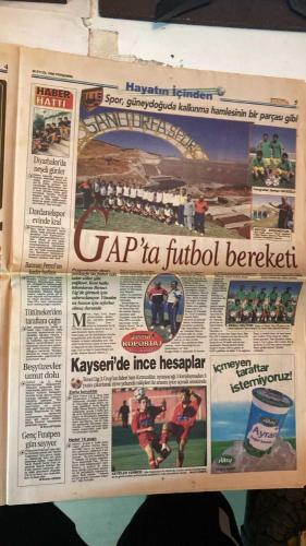 FANATİK SPOR GAZETESİ - TURKISH NEWSPAPER - DOĞUM GÜNÜ HEDİYESİ  - EKSİKSİZ TAM TAKIM GAZETE - 30 EYLÜL 1999 - SAYI:1411 - FENERBAHÇE - MTK BUDAPEŞTE - OGÜN - PREKO - SAFFET - OULARE - MOLDOVAN - BOLİÇ - MURAT YAKIN - RIDVAN DİLMEN - RÜŞTÜ - CEMİL TURAN - ALİ YILDIRIM - GALATASARAY - CHELSEA - HAGİ - HAKAN ŞÜKÜR - HAKAN ÜNSAL - ARİF - TAFFAREL - BRUNO - TERİM - VIALLI - MUSTAFA DENİZLİ - NECİL ÜLGEN - MEHMET Y. YILMAZ - COŞKUN ÖZARI - İSMET TONGO - OSMAN TANBURACI - OĞUZ DİZER - METİN TÜKENMEZ - EROL DEMİRKOL - VEDAT DANACI - YUSUF DURSUN - BU VATAN - GERÇEK SPOR GAZETESİ - FANATIK - HEPİMİZİN - MACARLAR İDDİALI GELDİ - MÜJDE: OGÜN VE PREKO İLK 11’DE - YİNE UEFA OYUNU - AL GİBİ GOLÜMÜZ VERİLMEDİ - BUNUN HESABI SORULACAK - TAFFAREL ATILMASA CHELSEA 6 GOL YERDİ - BURSA ÜZERİNDEKİ ÖLÜ TOPRAĞINI ATTI - EFES PİLSEN BOLOGNA ÖNÜNDE TUTUNAMADI - BU GOL DEĞİL Mİ? - TRABZON SÜPER OLACAK - ANKARAGÜCÜ-ATLETICO MADRID 0-3 - GALATASARAY’A 10 PUAN UZAK DEĞİL - HERTHA DAHA ORGANİZE - GERİYE GİDİŞ YOK