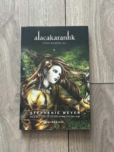 Alacakaranlık. Çizgi roman cilt 1. Resimleyen ve uyarlayan: Young Kim / 1. BASKI