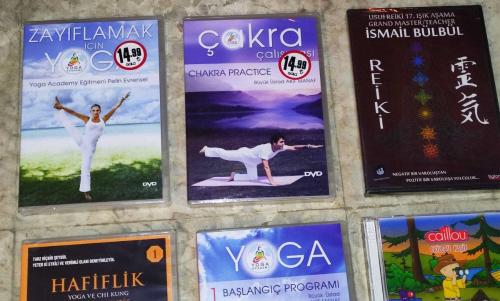 20773-ZAYIFLMAK İÇİN DVD+HAFİFLİK DVD+YOGA DVD+ÇAKRA DVD+İSMAİL BÜLBÜL DVD+4 CD CAİLLOU VCD+MÜZİK CDSİ