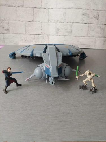 2010 Hasbro Star Wars Klon Savaşları Ayrılıkçı Droid Savaş Gemisi + 2 Figür