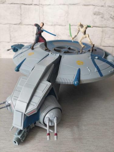 2010 Hasbro Star Wars Klon Savaşları Ayrılıkçı Droid Savaş Gemisi + 2 Figür