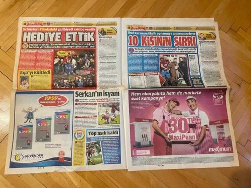 FOTOMAÇ GAZETESİ - 7 MART 2011 - BURUN FARKIYLA - HEDİYE ETTİK - 10 KİŞİNİN SIRRI - İNANMAZ SAVAŞÇI - GÜNEŞ'E BÜYÜK AYIP - YAKIN MARKAJ - BÜYÜK TAARRUZ - GİZLİ BUZLANMA - GÜMÜŞE UZANDI - YAREN-İ FERHAT - ADU UÇURDU - GÖZTEPE TAYFUNU - LÜLEBURGAZ EMİN ADIMLARLA - TİMSAH TAKILDI - ERKEKÇE GELDİK - HEMEN BIRAKSIN - ŞENOL GÜNEŞ - CEYHUN GÜLSELAM - SCHUSTER - BURAK YILMAZ - RÜŞTÜ REÇBER - SİVOK - METİN KEÇELİ - SADRİ ŞENER - TOLGA ÖZKALFA - ÜNAL KARAMAN - NECMİ PEREKLİ - PASCAL NOUMA - NECHP UYSAL - SİMAO - İSMAİL KÖYBAŞI - PİOTR BROZEK - JAJA - GUSTAVO COLMAN - ONUR KIVRAK - ENGİN BAYTAR - UMUT BULUT - GİRAY KAÇAR - TOLGA ZENGİN - ALMEIDA - MARKUS MERK - TURGAY DEMİR - HAKAN KULAÇOĞLU - MUSTAFA ÇULCU - ADNAN AYBABA - CENGİZ TOKGÖZ - OLCAY ÇAKIR - FUAT YAMAN - ŞİRİN BERBER - AHMET ÇALIK - ZEKİ UZUNDURUKAN - İBRAHİM TORAMAN - HAKAN DİLEK - PABLO BALLA - ÜMİT KARAN - İHSAN SARICOBAN - HAGİ - ADNAN POLAT - AYHAN AKBIN - TUĞAY KERİMOĞLU - ADNAN SEZGİN - ERTUĞRUL SAĞLAM - AYKUT KOCAMAN - ALEX