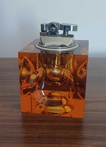Masa Çakmağı Geometrik Küp Form   Bal Rengi (Amber)   Vintage Koleksiyon Parçası