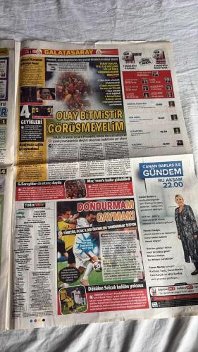 FOTOMAÇ -FUTBOL GAZETESİ -TURKISH NEWSPAPER - DOĞUM GÜNÜ HEDİYESİ  - TAM TAKIM EKSİKSİZ GAZETE - 6 KASIM   - 2014 -KANARYA'NIN GOLCÜLERİ EMENİKE İLE SOW'DAN İDDİALI SÖZLER: 25 GOLÜ GEÇERİZ - TAKIMDA ÖRNEK BİR DAYANIŞMA, ARKADAŞLIK VAR - GERRARD: KUYT'IN KIYMETİ BİLİNMEDİ - EMENİKE, SOW'U KIZDIRI - SAHADA DA ŞOVA BAŞLASAN ARTIK - EMRE, BİLİC İLE YAŞADIĞI 'KÜFÜR POLEMİĞİNE' CEVAP VERDİ - 'KİMSİN DURDURURSAN' DERİM - MİZE YE YETİŞEMEM - KÜFÜR OLMADIĞINI O DA BİLİYOR - TÜRK GECESİ - FENER GALİP, ASLAN KAYIP - KANARYA İTALYA ŞAMPİYONUNU DEVİRDİ: 3-2 - YILDIRIM İFADE VERDİ - VAN PERSIE YAKIŞIR! - AYTÖRE: AZİZ YILDIRIM İNSANIN YÜZÜNE KONUŞUR - AĞRILARLA OYNUYORUM - GÖKHAN AYRI ÇALIŞTI - POTADA RAKİP BARÇA - BEYAZ KARANFİL - FIRTINA'YA DEPLASMAN CENNET - HALİLHODZIC: TUR İÇİN YENMELİYİZ - EN KRİTİK SINAVIMIZ - CONSTANT & CARDOZO YEDEKTİ - TERCÜMAN SAYGISIZLIĞI -FOLLY AYTTE - DIMITROV - BEZERRA - MEHMET ÇAKIR - MULENGA - KENAN - TISDELL - SEZER BADUR - HAKAN EROL - ABDÜLKADİR - SEZER -